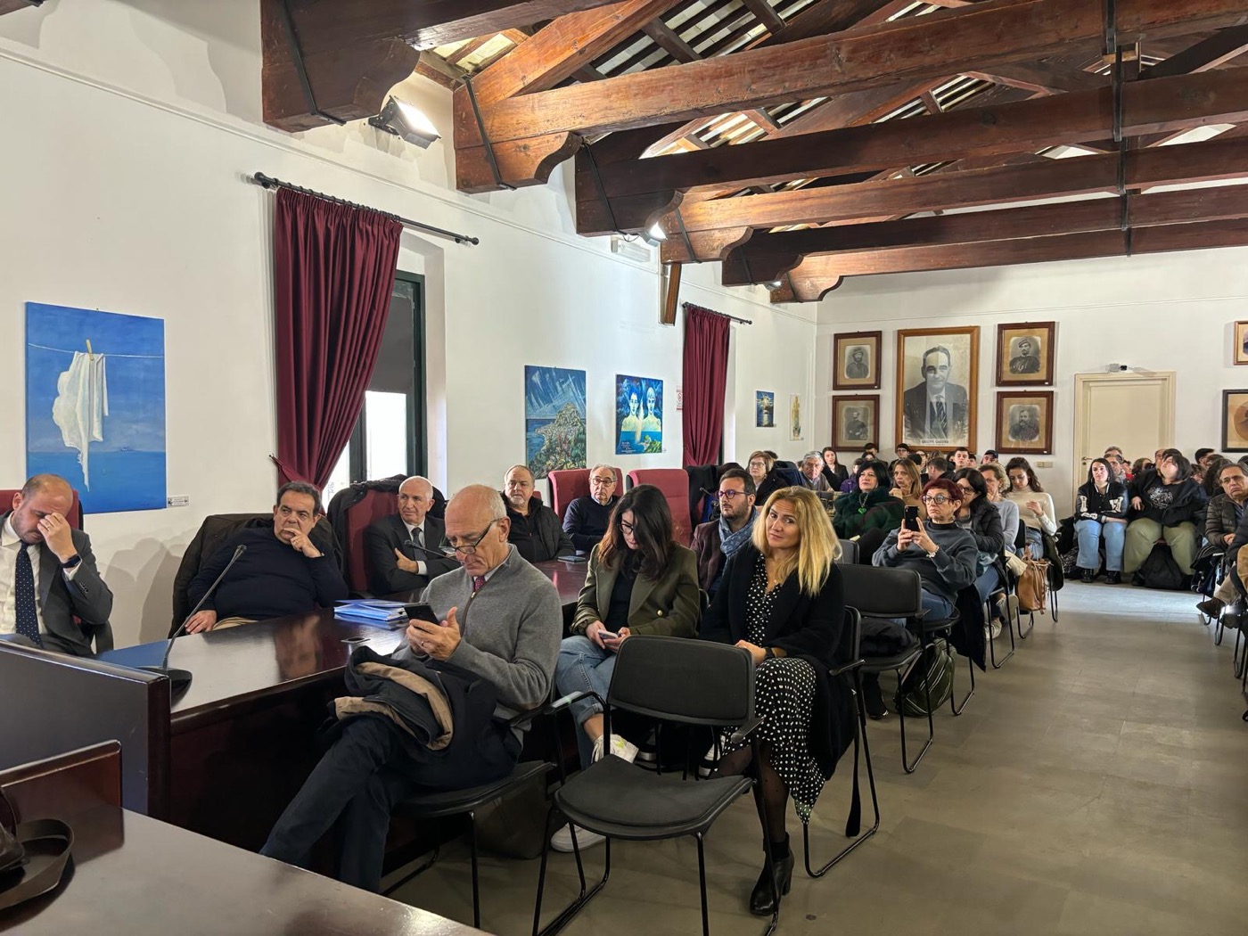 Partecipanti a un incontro sul diritto del turismo